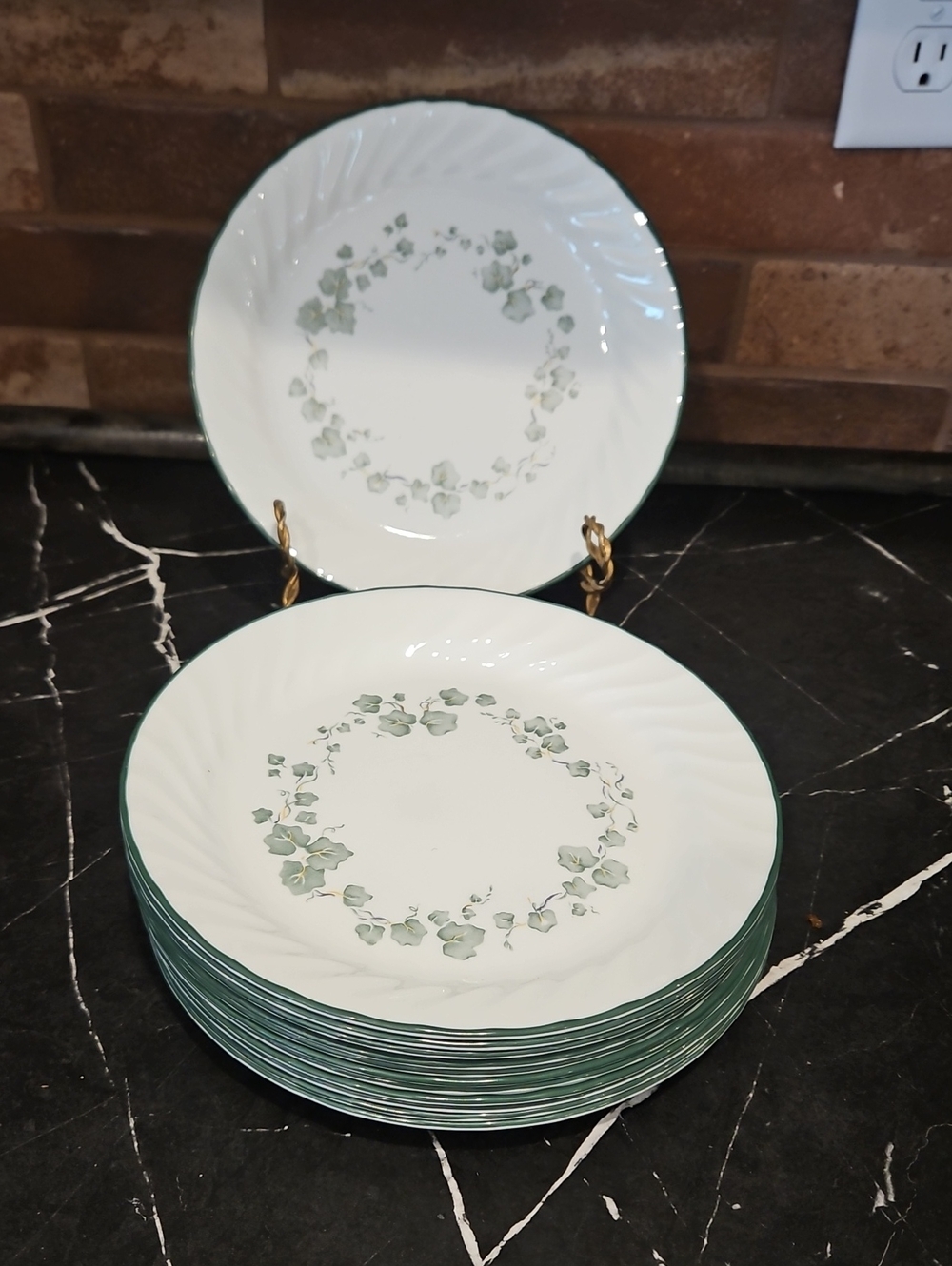 Vintage Corelle Callaway Ivy Swirl 9" Luncheon Plates - Set of 12